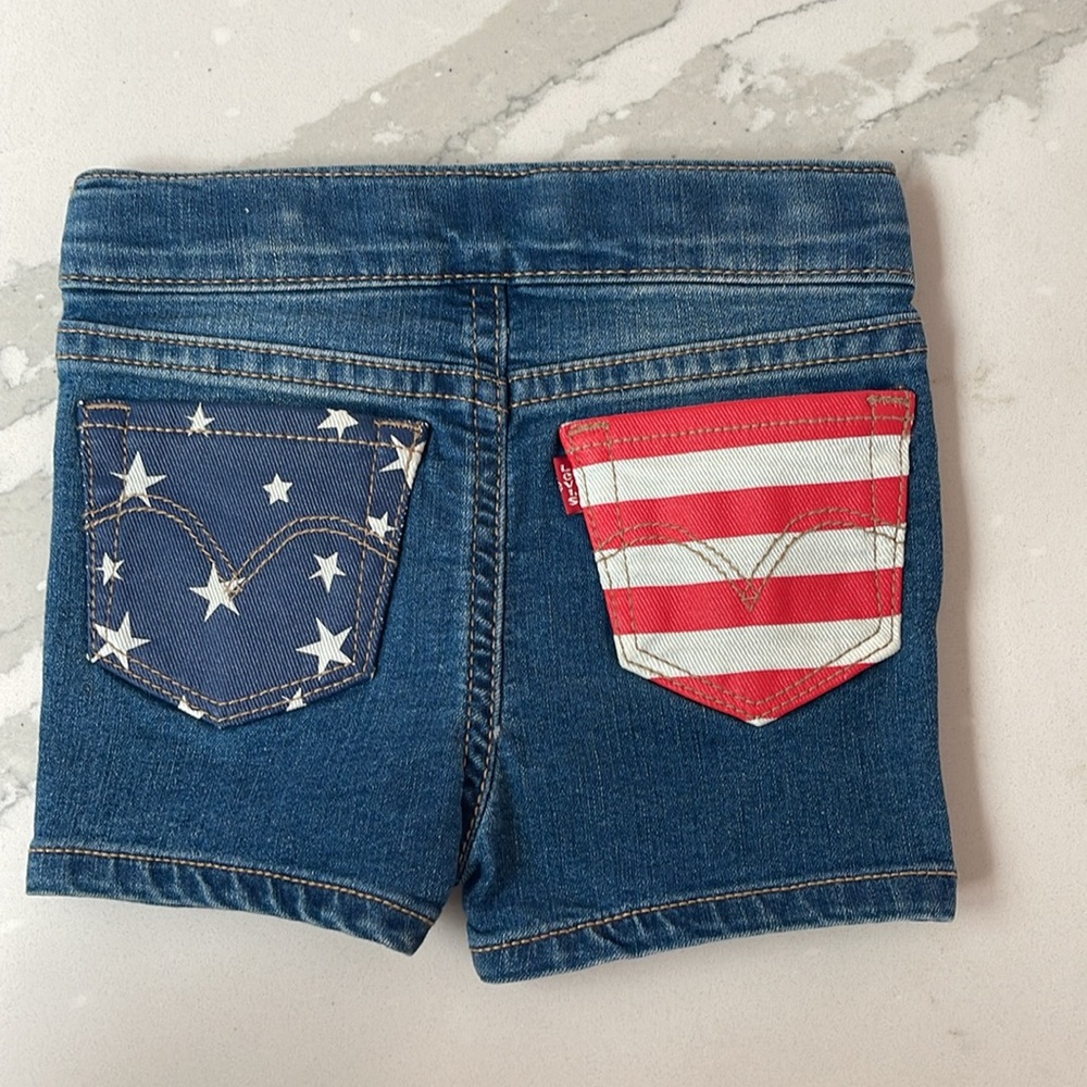 LEVI’S Shorts